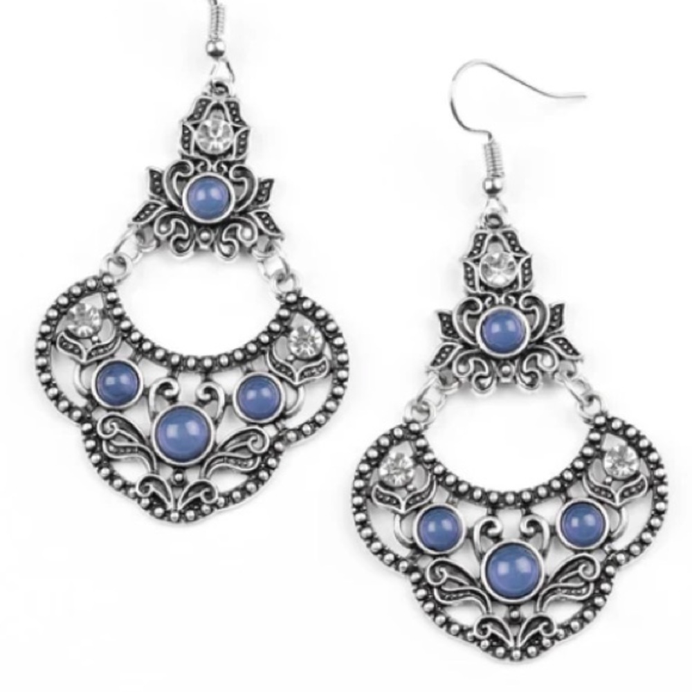 Paparazzi Earrings ❤️ Garden State
Glow - Blue ❤️ Earrings